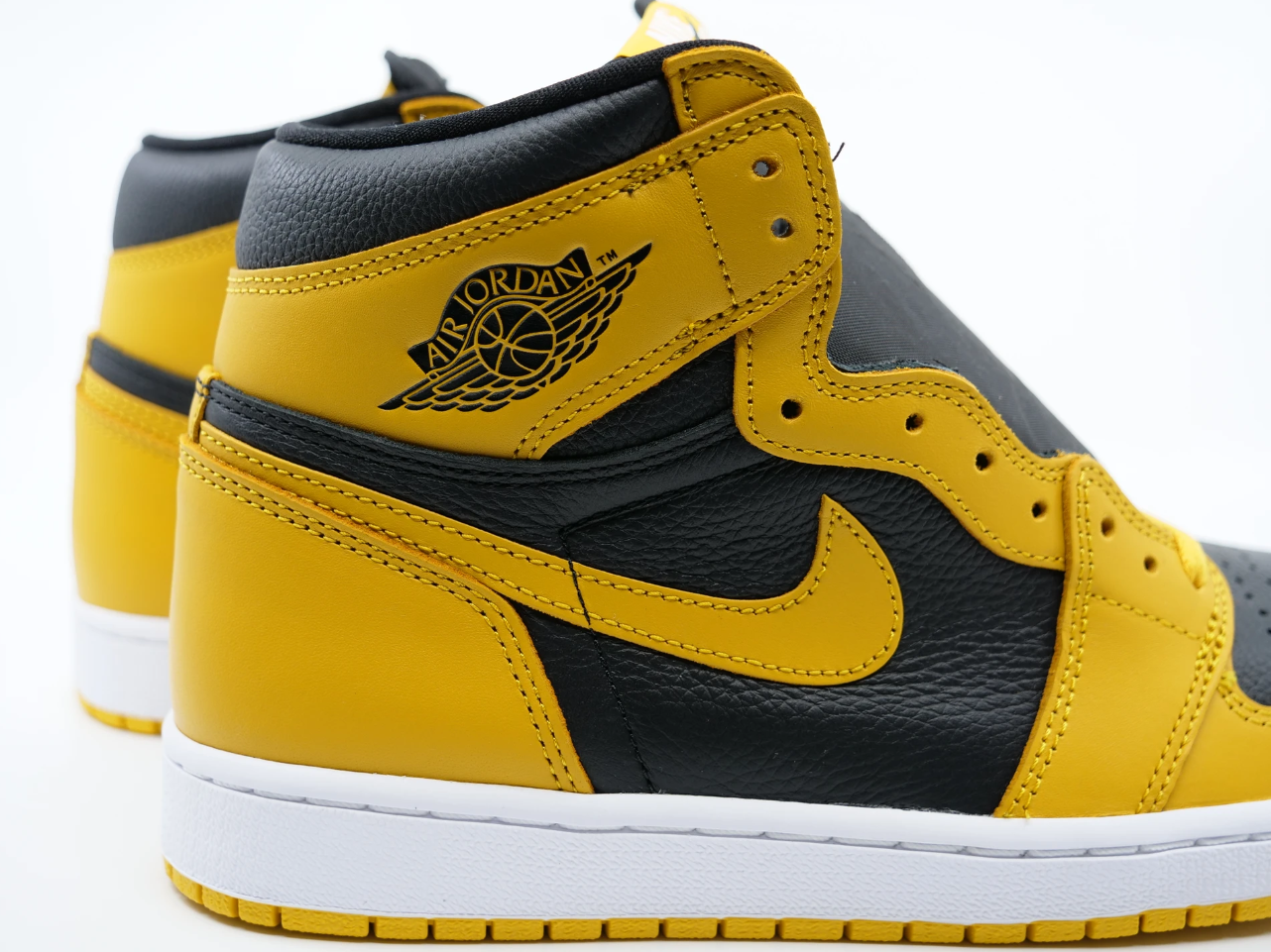 Jordan 1 OG High Pollen