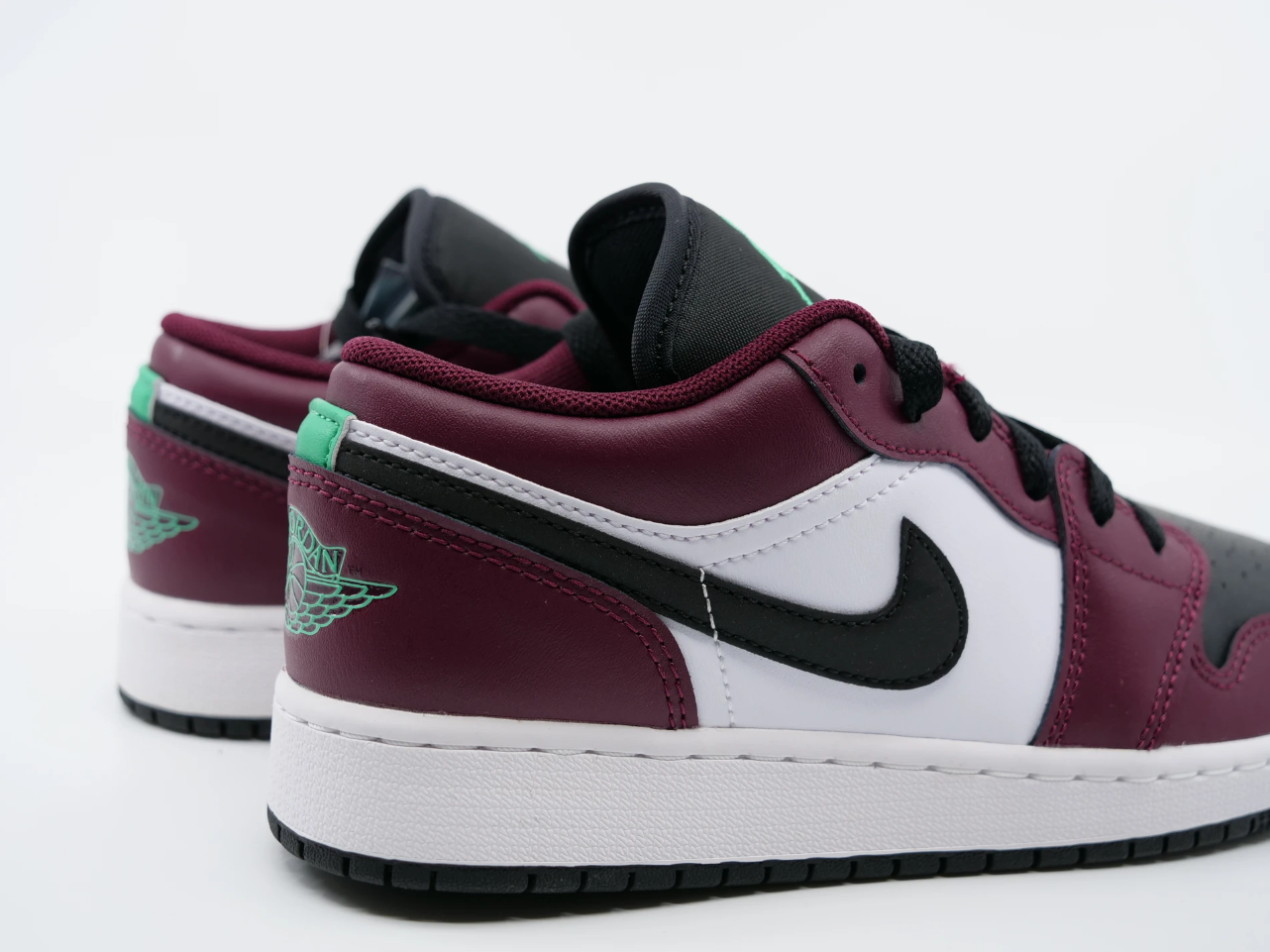 Jordan 1 Low Beetroot/ Roma Green