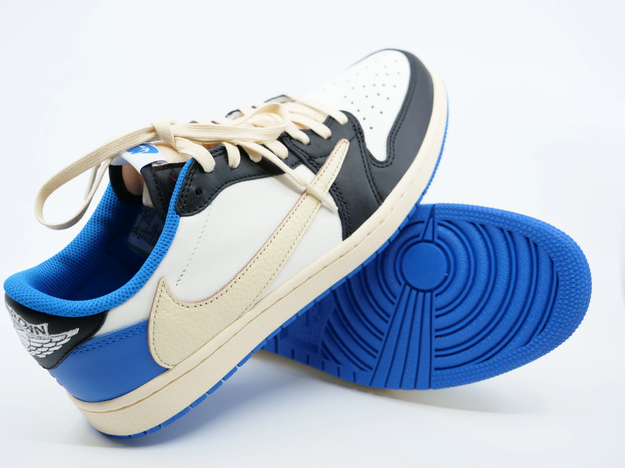 Jordan 1 Low Travis Scott x Fragment