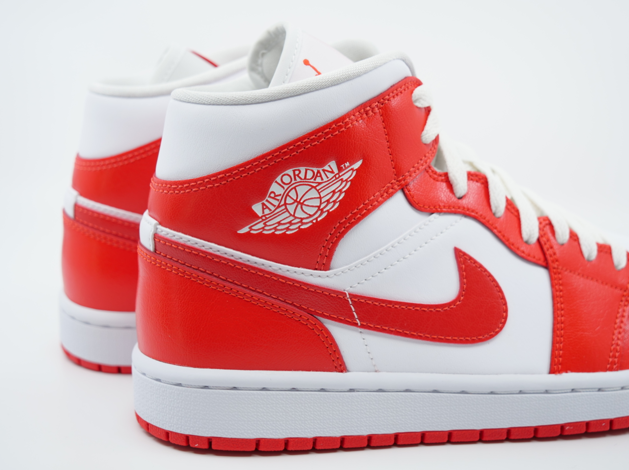 Jordan 1 Mid Syracause