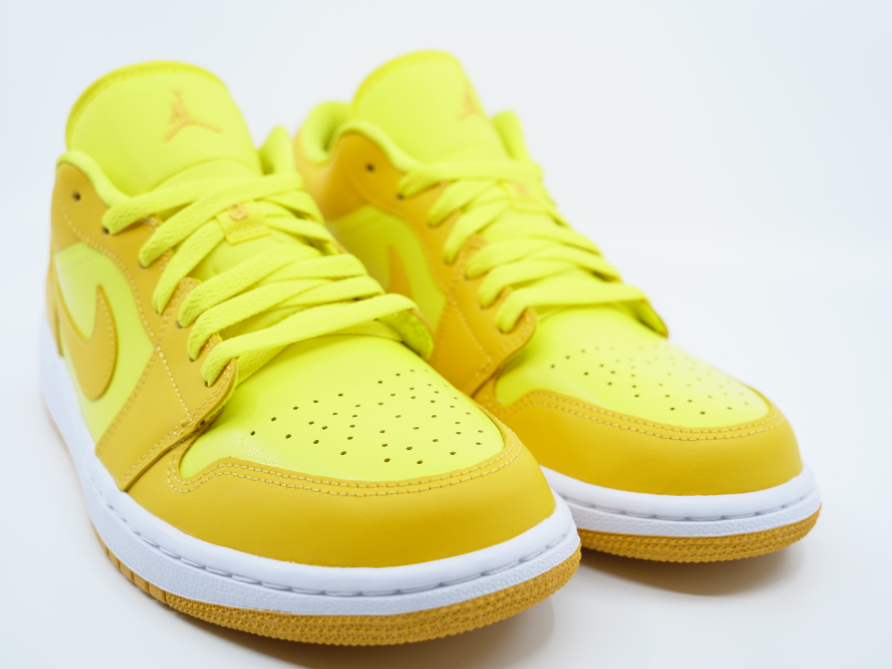 Jordan 1 Low Yellow Strike