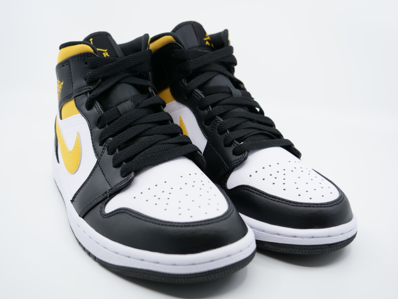 Jordan 1 Mid Pollen